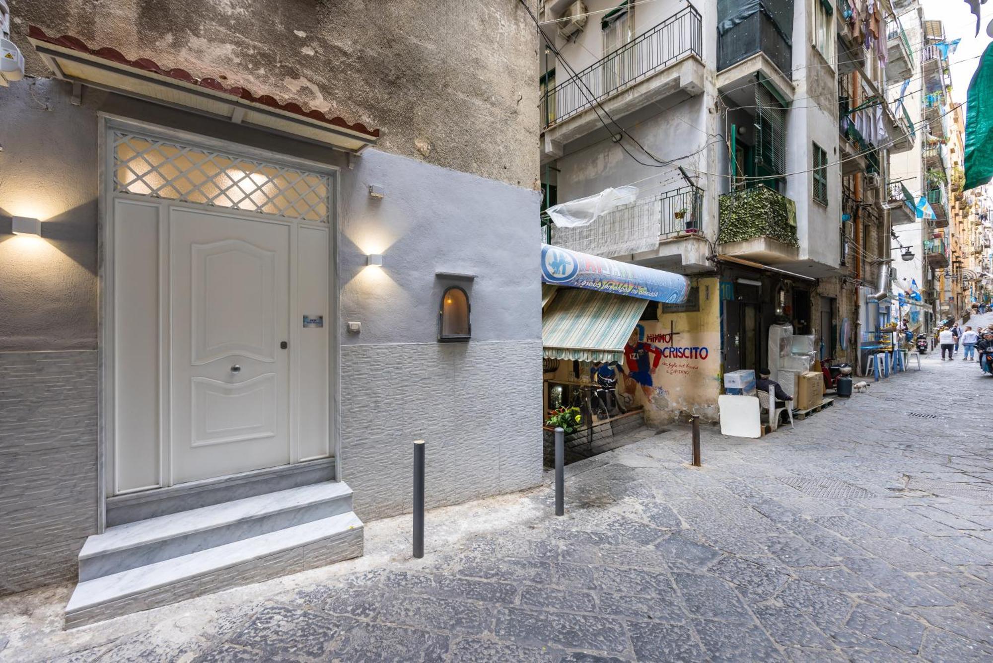 Dcr House Murales Apartment Naples